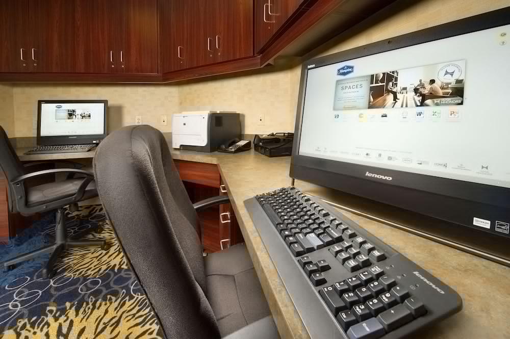 Hampton Syracuse Clay Hotel 3*