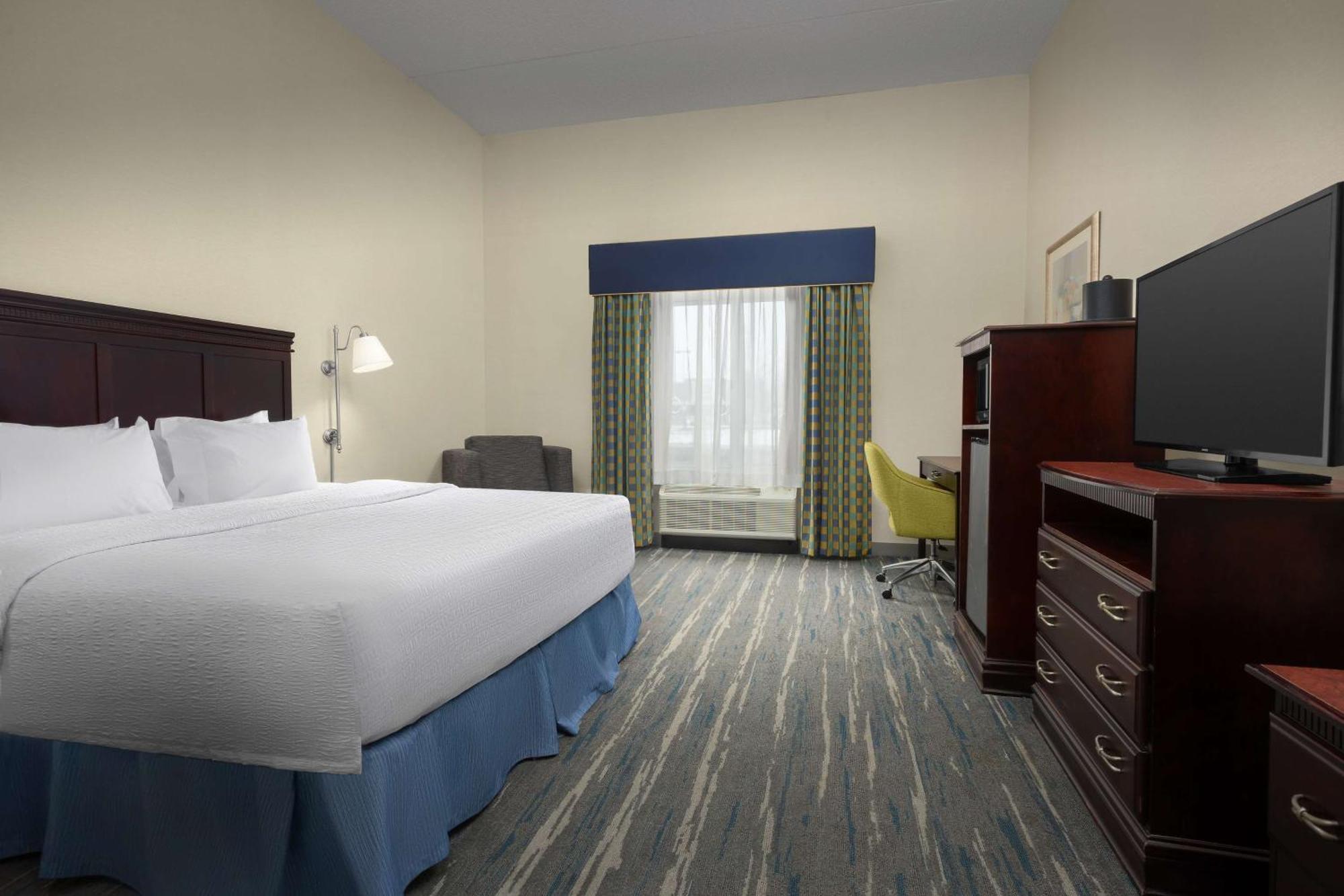 Hampton Syracuse Clay Hotel 3*