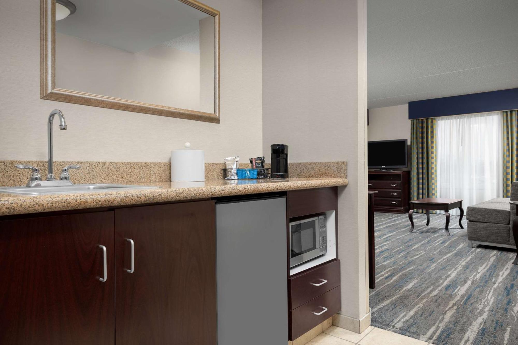 Hampton Syracuse Clay Hotel Liverpool