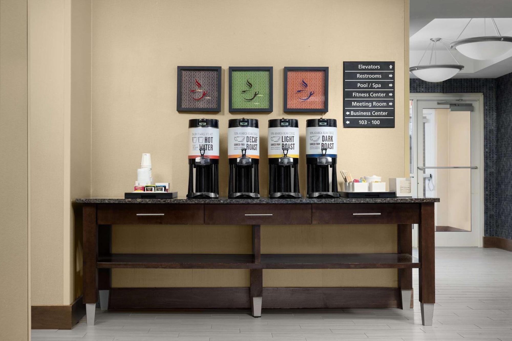 Hotel Hampton Syracuse Clay 3*